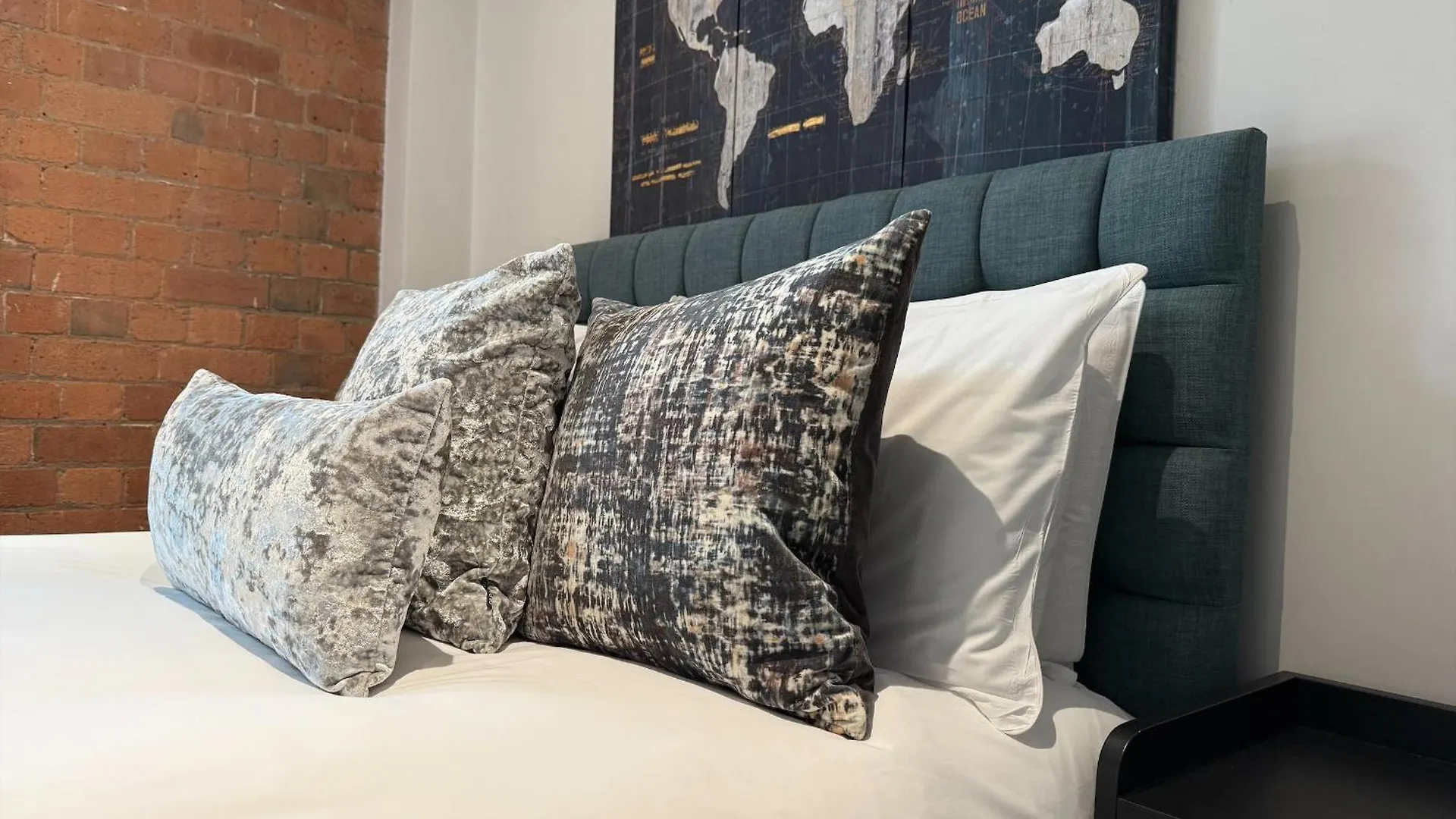 Staycation York At 1 Cocoa Suites With Free Parking 0*,